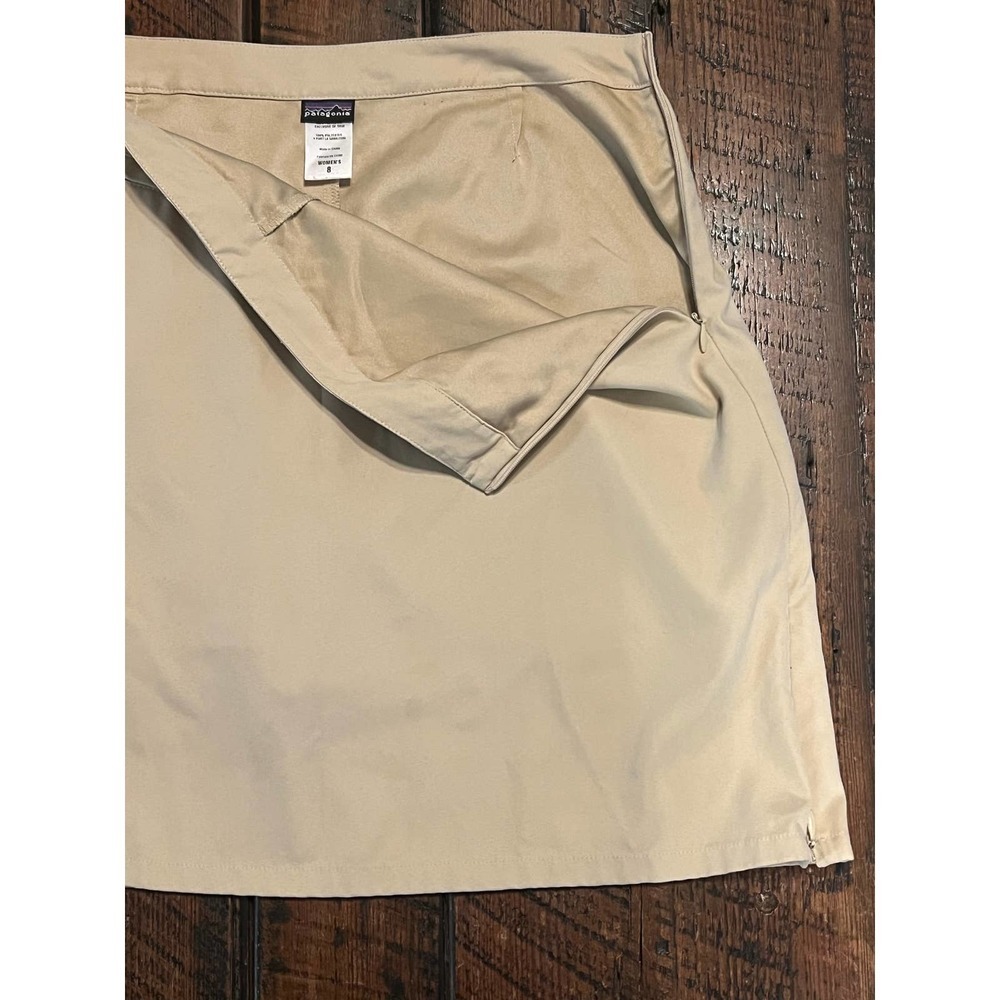 Patagonia tan colored skirt/skort, Size 8